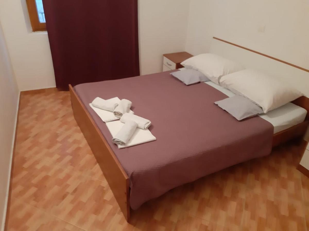 Apartments Knezic Igrane Dış mekan fotoğraf